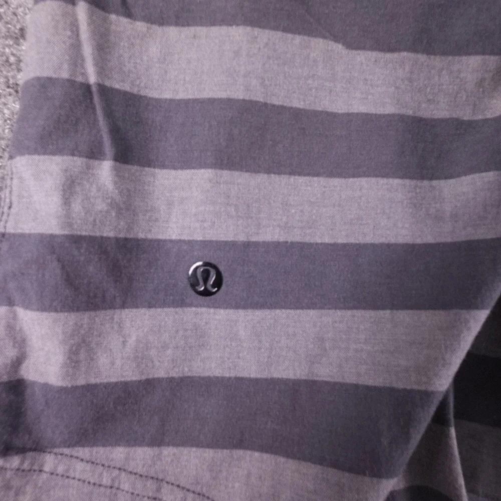 Lululemon Men's Gray Striped Chino Shorts Cotton Size 30 Athletic Active Outdoor